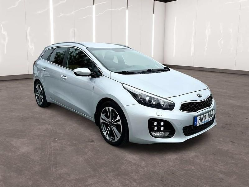 Grå Begagnad 2016 Kia Ceed Sportswagon GT-Line Kombi | 99 900 kr (Marknadspris) - Bild 1/4
