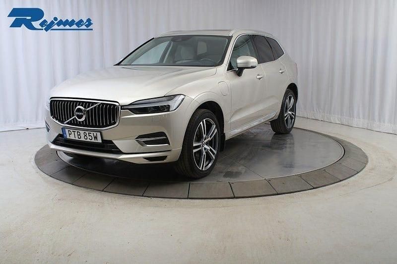 Luminous sand met Begagnad 2021 Volvo XC60 Inscription SUV | 339 800 kr (Bra pris) - Bild 1/4