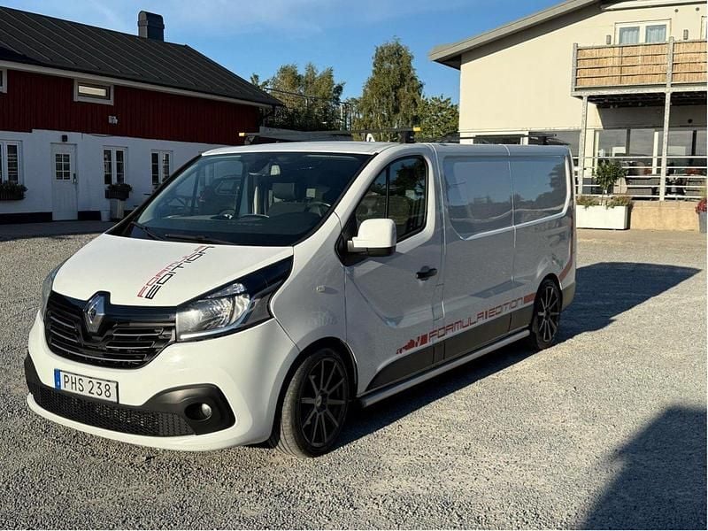 Vit Begagnad 2017 Renault Trafic Van | 119 000 kr (Bra pris) - Bild 1/4
