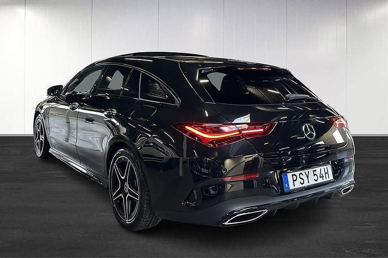 Begagnad Mercedes CLA200 Shooting Brake 163 HK (119 kW) 2025 Svart Kombi