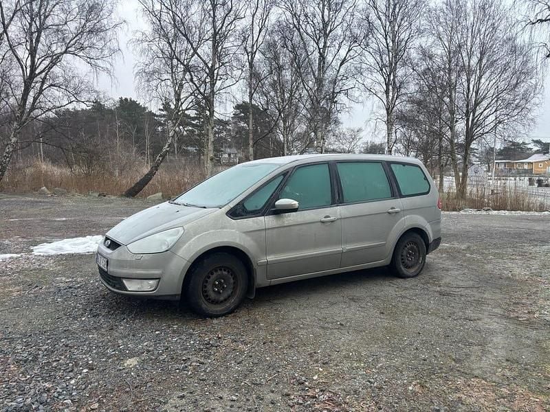 Begagnad 2010 Ford Galaxy Minibuss | 25 000 kr (Superpris) - Bild 1/4