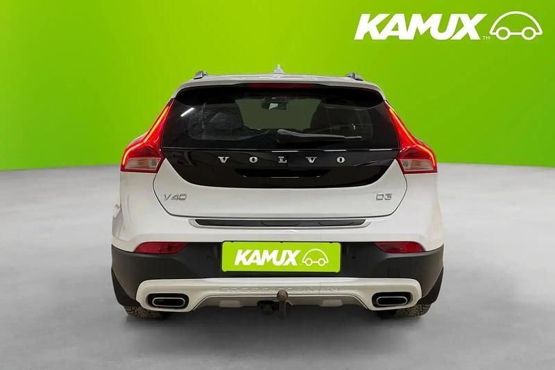 Begagnad Volvo V40 150 HK (110 kW) 2014 Vit Halvkombi