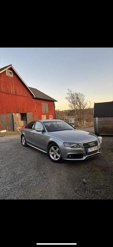 Grå Begagnad 2012 Audi A4 Proline Sedan | 84 900 kr (Bra pris) - Bild 1/4