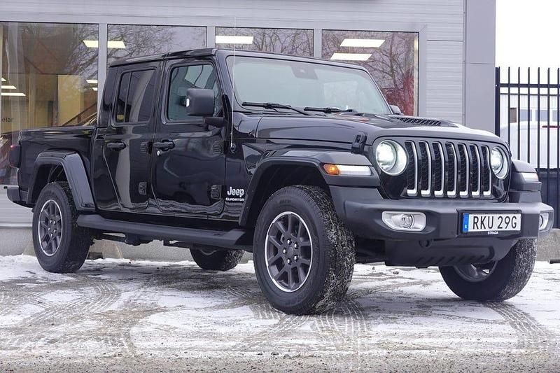 Begagnad Jeep Gladiator Overland 264 HK (194 kW) 2022 Svart Pickup
