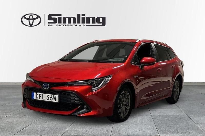 Begagnad Toyota Corolla Style 122 HK (89 kW) 2019 Röd Kombi