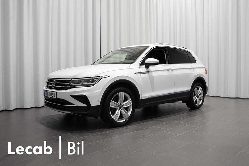 Vit (pure white) Begagnad 2021 VW Tiguan SUV | 189 500 kr (Bra pris) - Bild 1/4