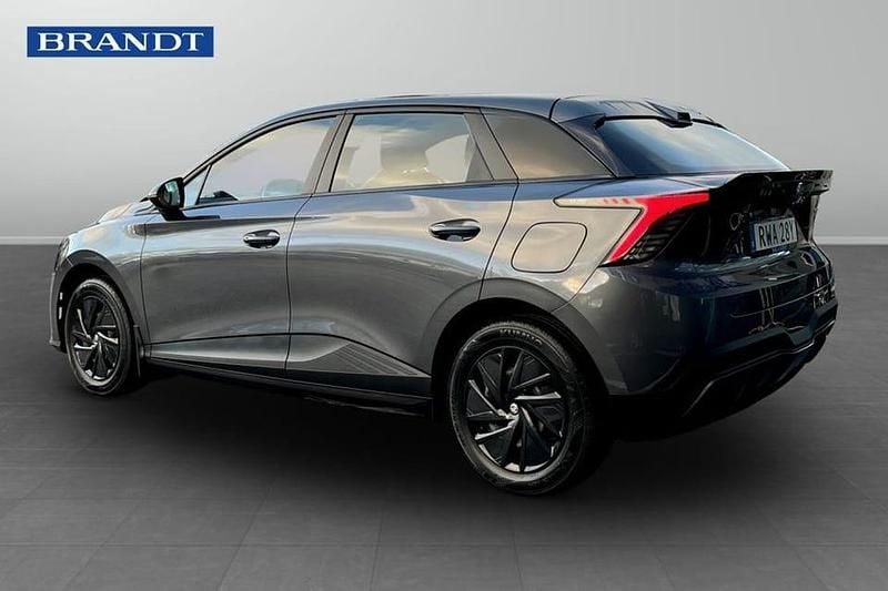 Begagnad MG MG4 EV 125 kW (171 HK) 2023 Grå Halvkombi