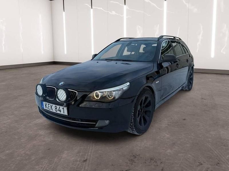Svart Begagnad 2010 BMW 530 Kombi | 79 900 kr (Bra pris) - Bild 1/4