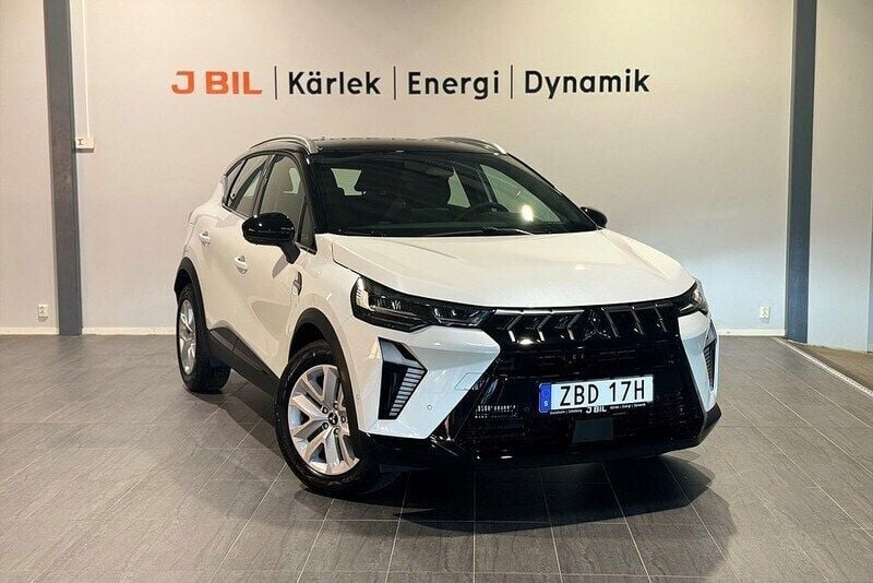 Crystal white with black roof Begagnad 2024 Mitsubishi ASX Intense SUV | 299 800 kr (Marknadspris) - Bild 1/4