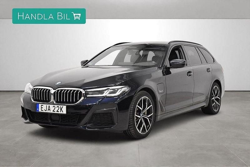 Svart Begagnad 2023 BMW 530 M Sport Kombi | 369 900 kr - Bild 1/4