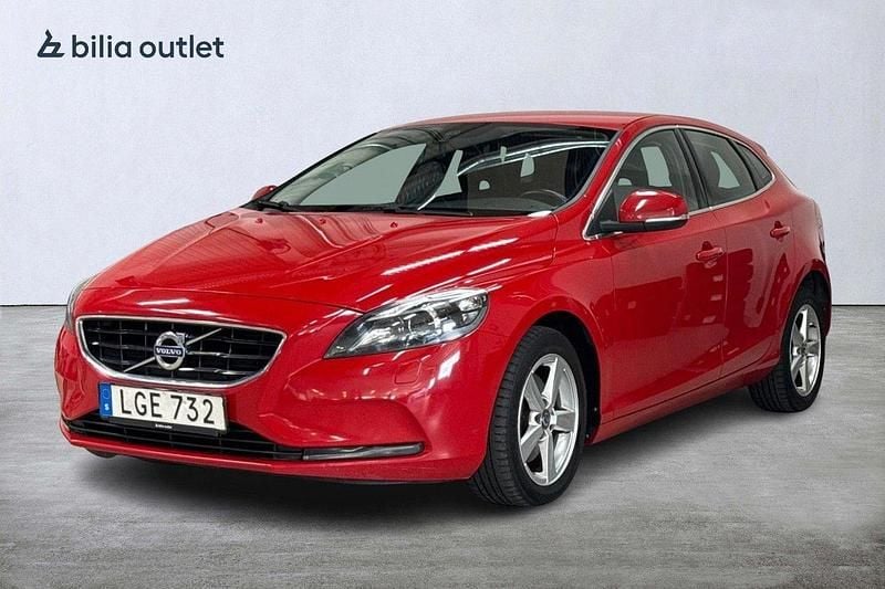 Röd Begagnad 2015 Volvo V40 Momentum Kombi | 89 900 kr (Bra pris) - Bild 1/3
