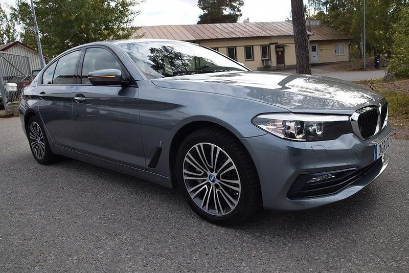 Begagnad BMW 530e iPerformance 252 HK (185 kW) 2018 Blå Sedan
