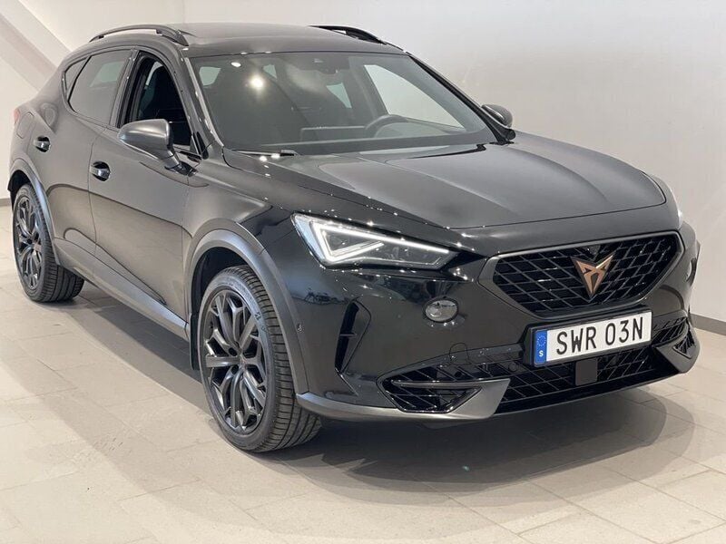 Svart (midnight black metallic) Begagnad 2023 Cupra Formentor VZ SUV | 419 000 kr (Marknadspris) - Bild 1/4