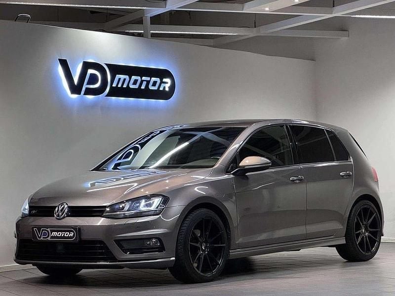 Grå Begagnad 2017 VW Golf VII GT Halvkombi | 164 700 kr (Marknadspris) - Bild 1/4