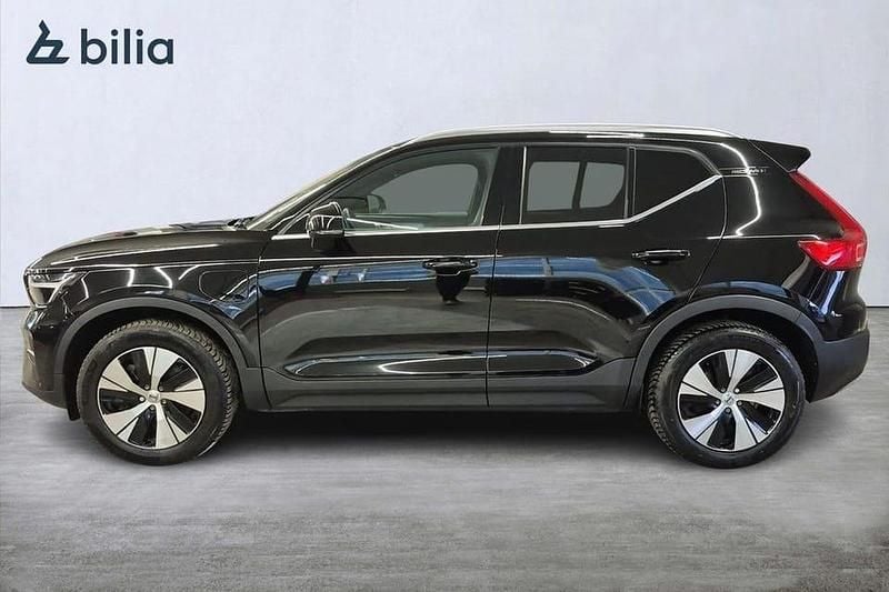 Begagnad Volvo XC40 Core 214 HK (157 kW) 2023 Svart SUV