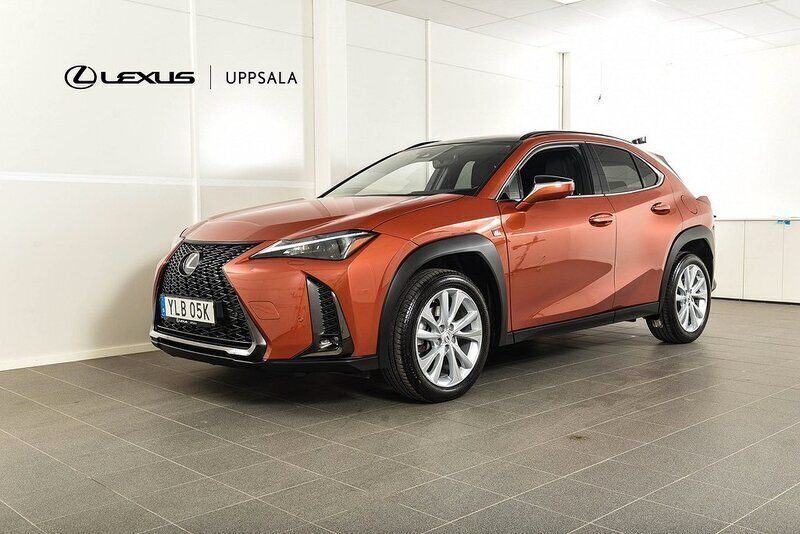 Orange Begagnad 2023 Lexus UX 250h Sport Design Packet SUV | 354 900 kr (Marknadspris) - Bild 1/4