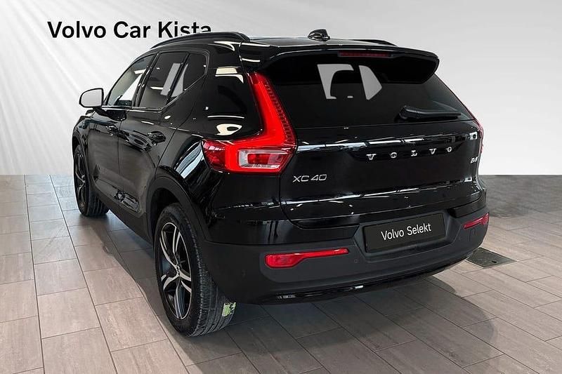 Begagnad Volvo XC40 R-Design 200 HK (147 kW) 2021 Svart SUV