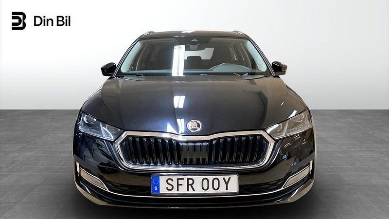 Begagnad Skoda Octavia Style 110 HK (80 kW) 2022 Svart Kombi