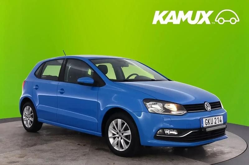 Blå Begagnad 2015 VW Polo Halvkombi | 104 800 kr (Marknadspris) - Bild 1/4