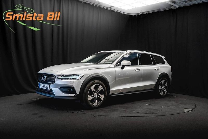 Silver Begagnad 2021 Volvo V60 CC Pro Kombi | 338 900 kr (Marknadspris) - Bild 1/3