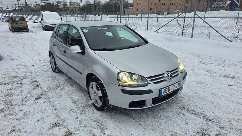 Begagnad VW Golf IV Comfortline 150 HK (110 kW) 2005 Silver