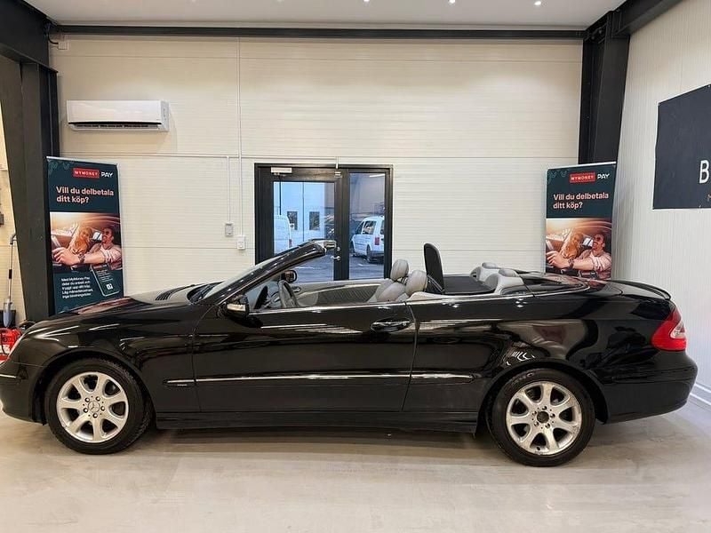 Begagnad Mercedes CLK200 Avantgarde 163 HK (119 kW) 2003 Svartmetalic Cab