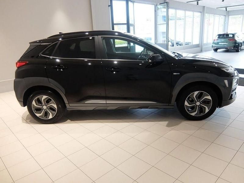 Begagnad Hyundai Kona Premium 141 HK (103 kW) 2019 Svart (phantom black metallic) SUV