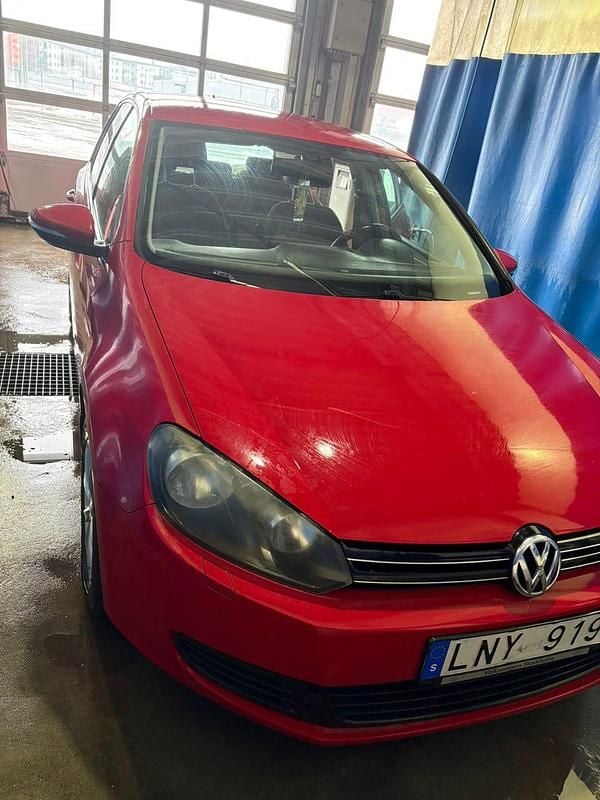 Begagnad 2011 VW Golf VI Halvkombi | 68 000 kr (Marknadspris) - Bild 1/4