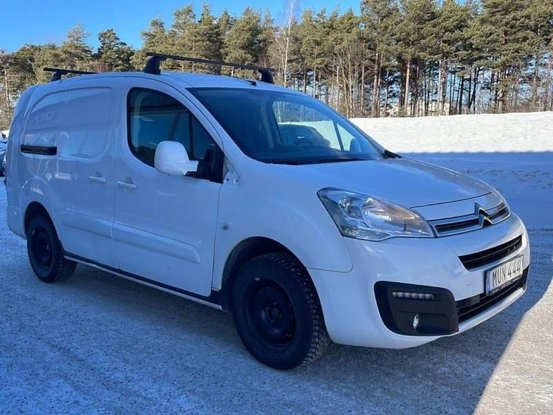 Begagnad Citroën Berlingo 99 HK (72 kW) 2017 Vit Minibuss