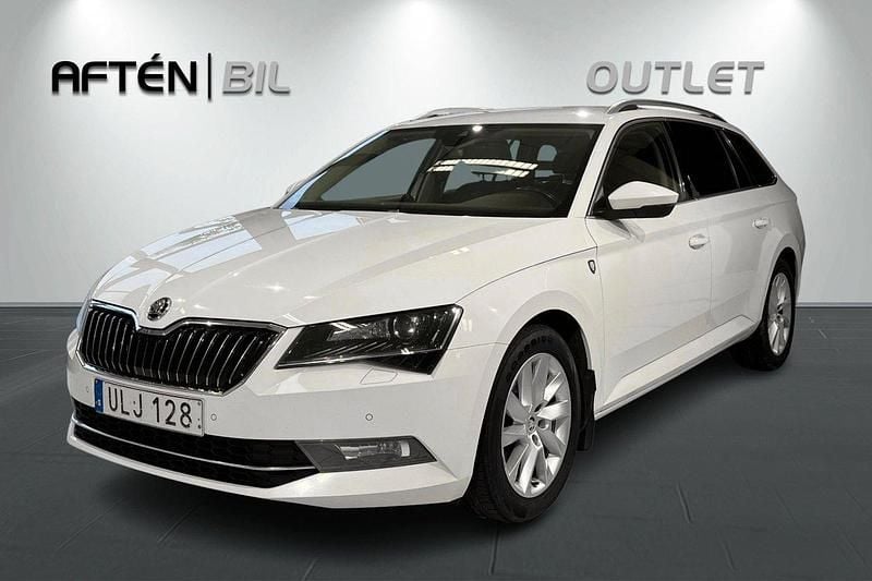 Vit Begagnad 2018 Skoda Superb Business Line Kombi | 159 800 kr (Superpris) - Bild 1/3