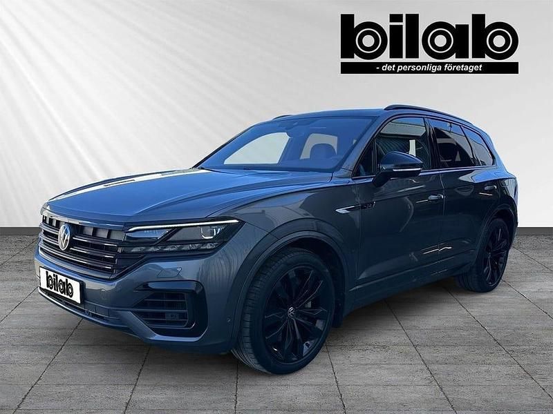 Grå Begagnad 2022 VW Touareg R SUV | 579 000 kr (Bra pris) - Bild 1/4