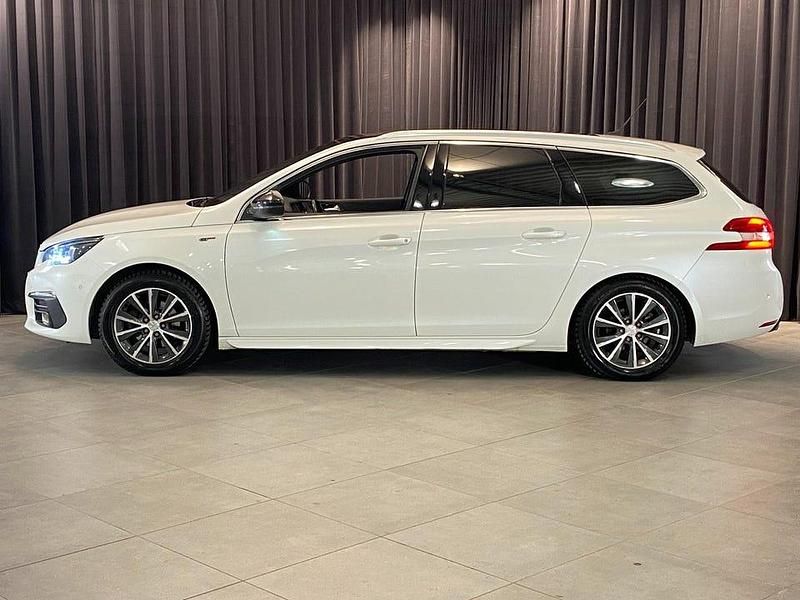 Begagnad Peugeot 308 SW GT 131 HK (96 kW) 2021 Vit Kombi