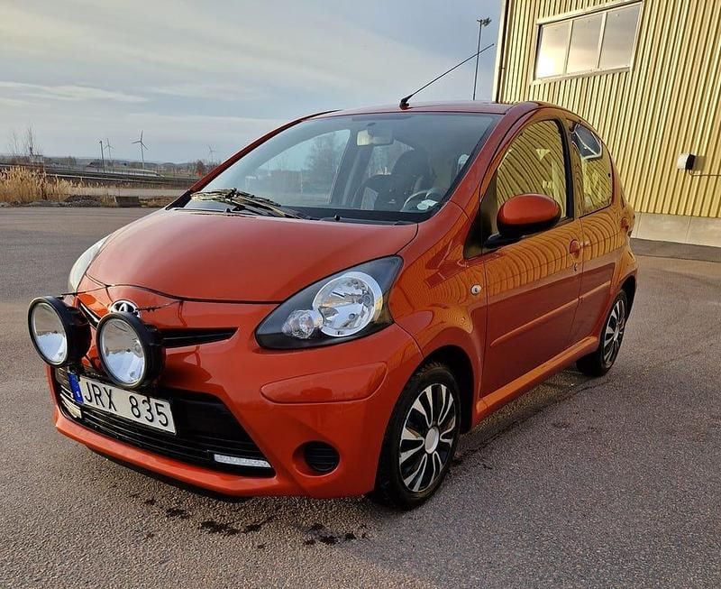 Begagnad 2012 Toyota Aygo Halvkombi | 36 000 kr (Bra pris) - Bild 1/3