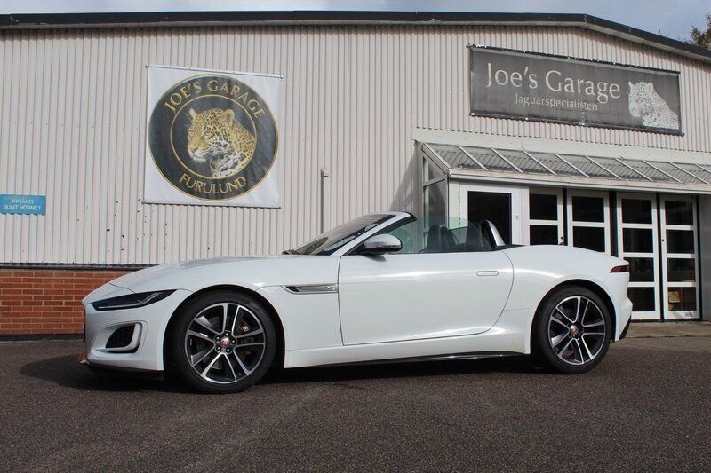 Vit (polaris white) Begagnad 2020 Jaguar F-Type R-Dynamic Cab | 492 000 kr - Bild 1/4