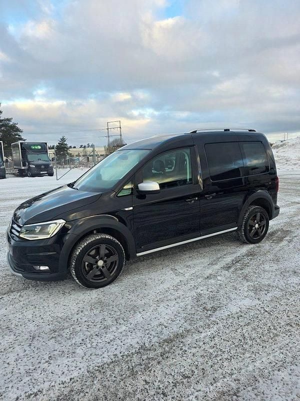 Begagnad VW Caddy 150 HK (110 kW) 2016 Svart Minibuss