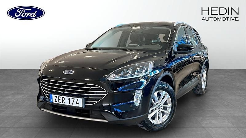 Svart Begagnad 2022 Ford Kuga Titanium SUV | 254 900 kr (Marknadspris) - Bild 1/4