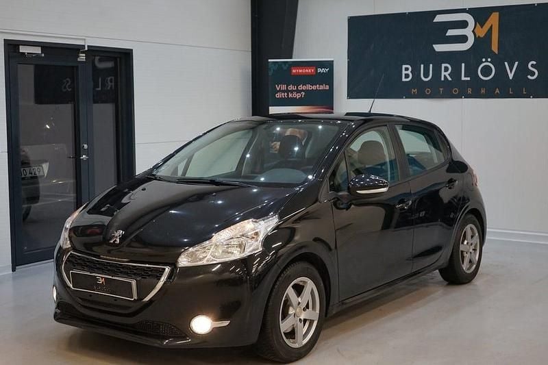 Begagnad Peugeot 208 82 HK (60 kW) 2014 Svart Halvkombi