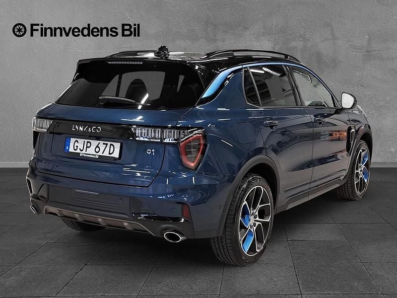 Begagnad Lynk & Co 01 264 HK (194 kW) 2023 Blå SUV