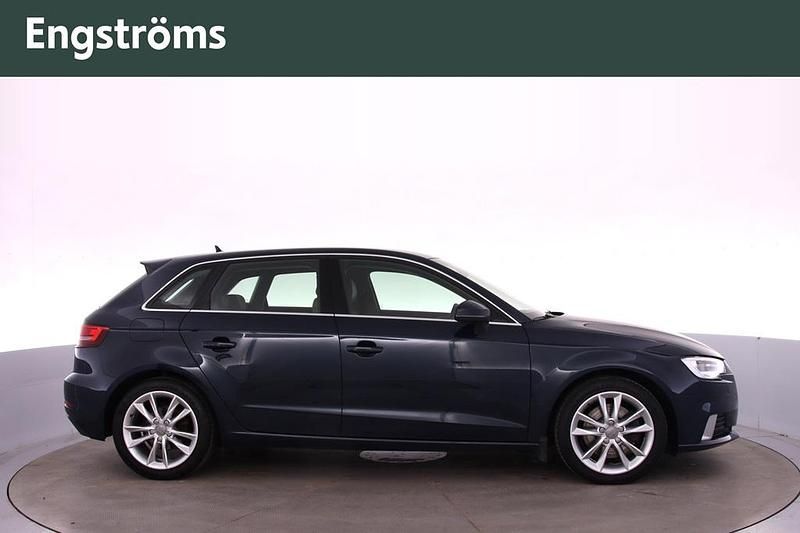 Begagnad Audi A3 Proline 190 HK (139 kW) 2017 Blå Halvkombi