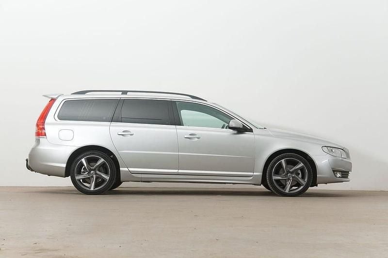 Begagnad Volvo V70 Standard 181 HK (133 kW) 2016 Silver Kombi