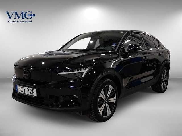 Svart (onyx black metallic) Begagnad 2024 Volvo EC40 Performance SUV | 659 000 kr - Bild 1/4