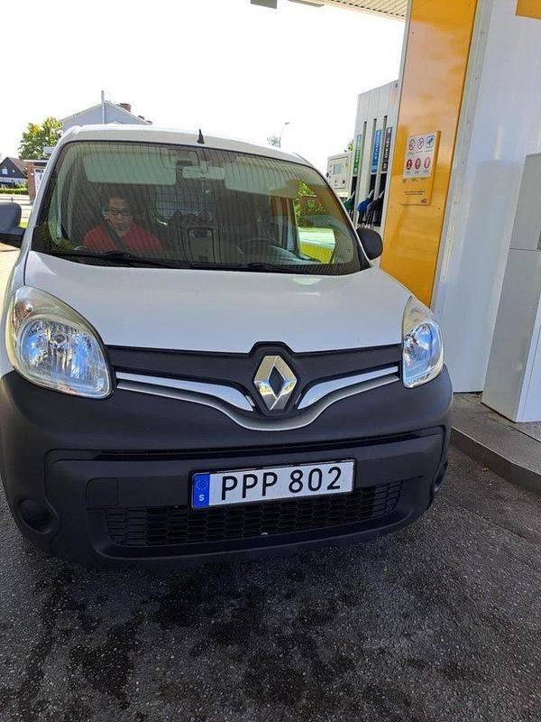 Vit Begagnad 2015 Renault Kangoo Minibuss | 40 000 kr (Superpris) - Bild 1/4