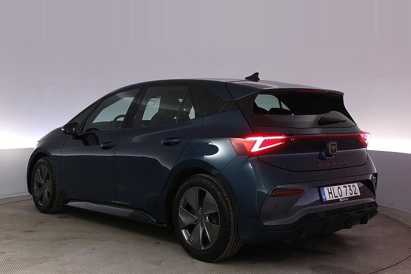 Begagnad Cupra Born 169 kW (231 HK) 2023 Blå Halvkombi
