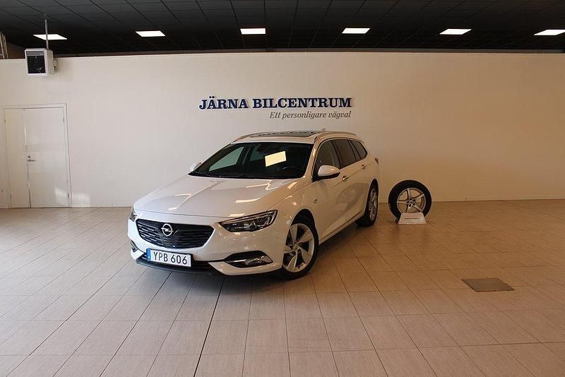 Vit Begagnad 2017 Opel Insignia Kombi | 164 900 kr (Marknadspris) - Bild 1/4