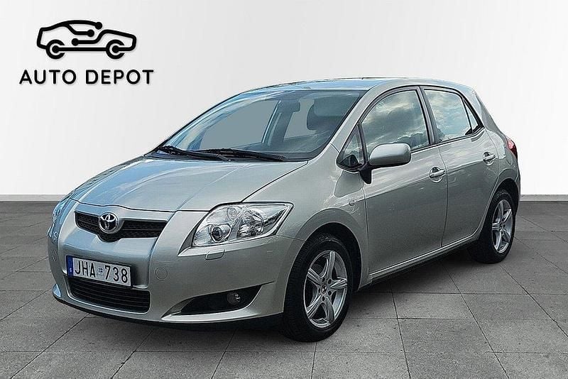 Silver Begagnad 2007 Toyota Auris Halvkombi | 64 000 kr (Marknadspris) - Bild 1/4