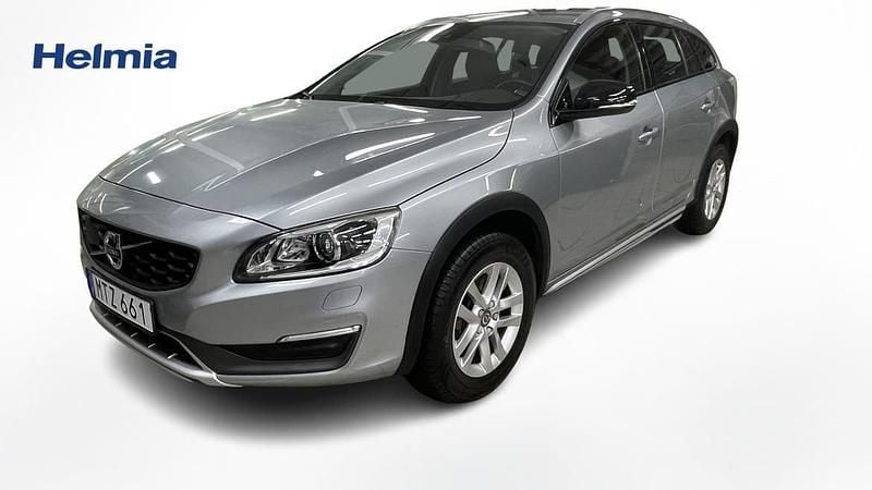 Silver Begagnad 2016 Volvo V60 CC Business Edition Kombi | 189 900 kr (Bra pris) - Bild 1/4