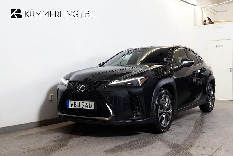 Svart Begagnad 2024 Lexus UX 300h Sport Line SUV | 359 900 kr - Bild 1/4
