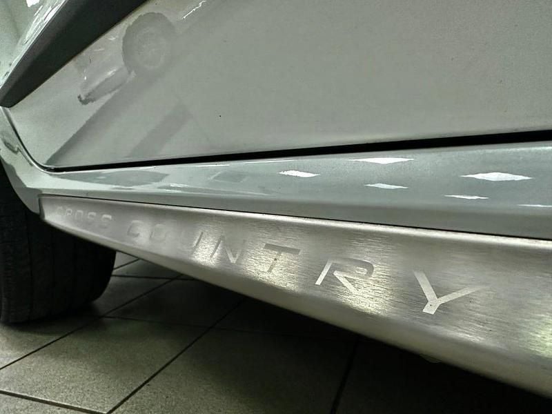 Begagnad Volvo V90 CC Momentum 190 HK (139 kW) 2019 Vit Kombi