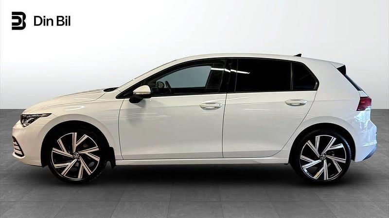 Begagnad VW Golf VIII 110 HK (80 kW) 2021 Vit Kombi