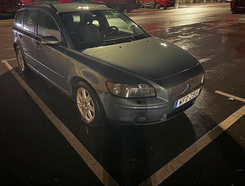 Begagnad 2005 Volvo V50 Kombi | 6 000 kr (Superpris) - Bild 1/3